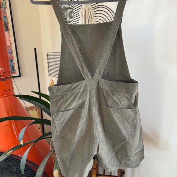 Loup Blair corduroy sage green shortalls - Picture 2 of 5